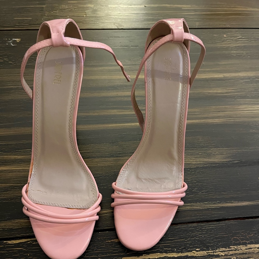 Spring Heel. Great for Easter. Versatile Shoe. 3-4 inch heel.